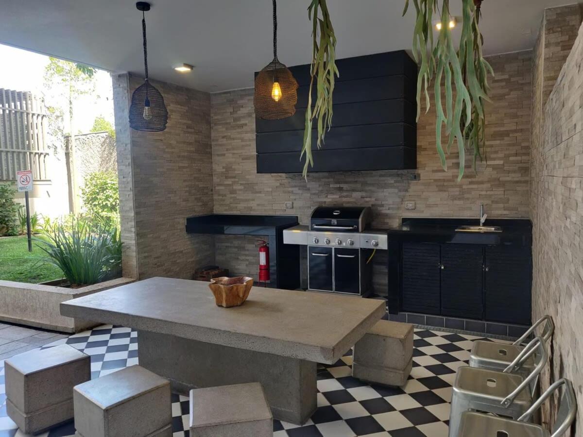 Empapate Del Ambiente Bohemio De Barrio Italia Santiago